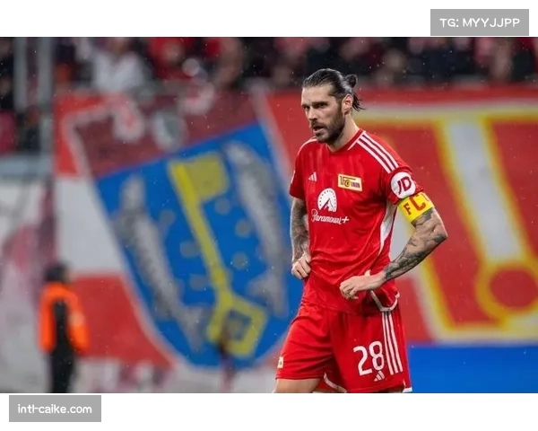 人物特写:柏林联合队长特里梅尔在保级关键战后的更衣室讲话 人物特写:柏林联合队长特里梅尔在保级关键战后的更衣室讲话